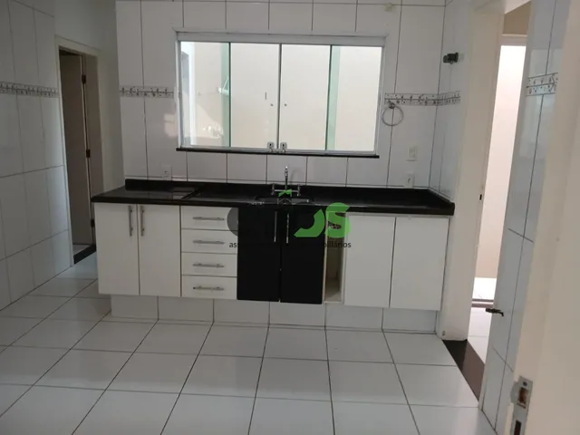 Imagem 10: Casa com 03 dormitórios, 01 suíte e 02 demi, churrasqueira, planejados, 199m² para