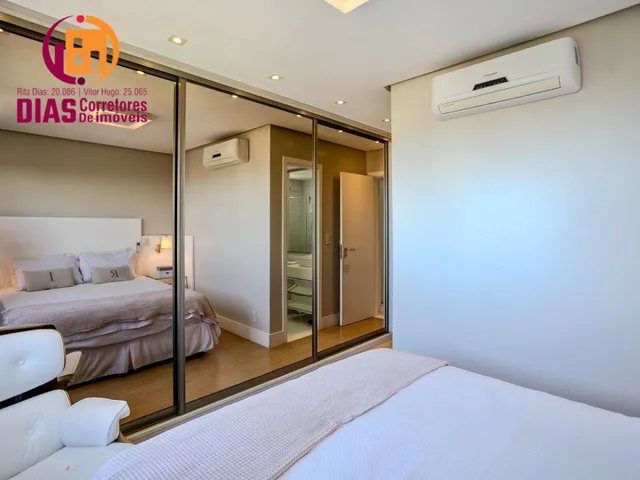 Imagem 3: Vendo impecável Apartamento reformado com 131m2, varanda gourmet vista mar, 4/4, 2 vagas