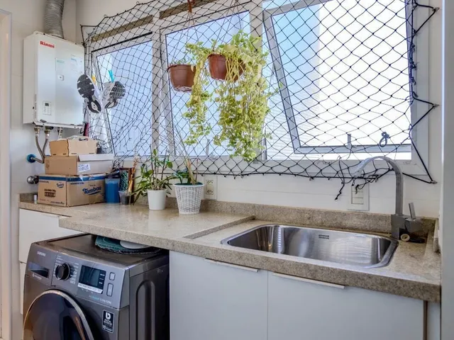 Imagem 11: Vendo impecável Apartamento reformado com 131m2, varanda gourmet vista mar, 4/4, 2 vagas