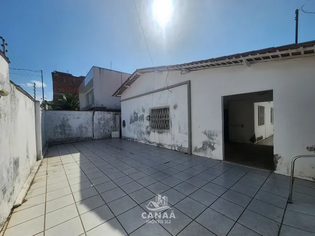 Imagem: Vende-se Espaçosa Casa em Ponta do Farol