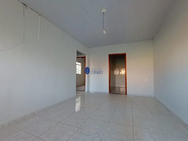 Imagem 7: Espaçosa Casa com 3 Quartos à Venda no Bairro Maracanã - Anápolis-GO