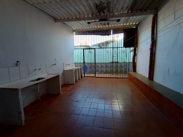Imagem 2: Espaçosa Casa com 3 Quartos à Venda no Bairro Maracanã - Anápolis-GO