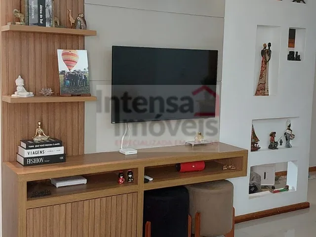 Imagem: A casa possui 3 Dormitórios, 1 Suíte, 3 Banheiros, 3