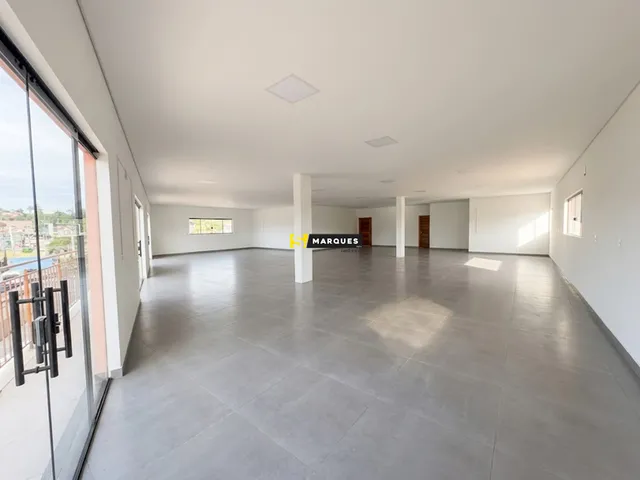 Imagem 3: Ponto Comercial Estratégico de 275m² - Amplo Espaço no Bairro Glória