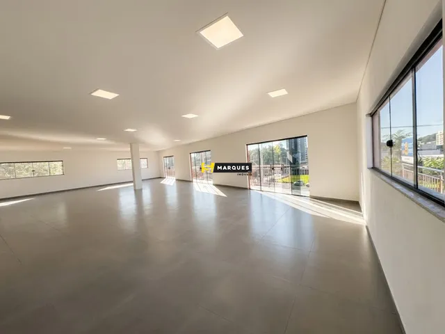Imagem 7: Ponto Comercial Estratégico de 275m² - Amplo Espaço no Bairro Glória