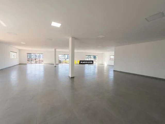 Imagem 10: Ponto Comercial Estratégico de 275m² - Amplo Espaço no Bairro Glória