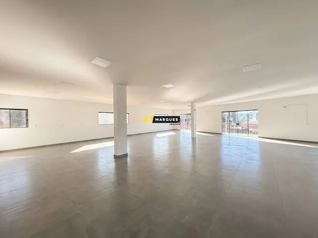 Imagem 6: Ponto Comercial Estratégico de 275m² - Amplo Espaço no Bairro Glória