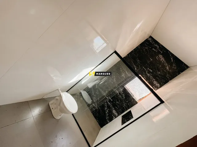 Imagem 2: Ponto Comercial Estratégico de 275m² - Amplo Espaço no Bairro Glória