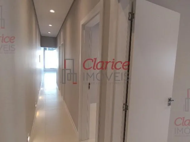 Imagem 8: Casa Alto Padrão, localizada em São José dos Pinhais, na Rua Carlos Milano, atrás da
