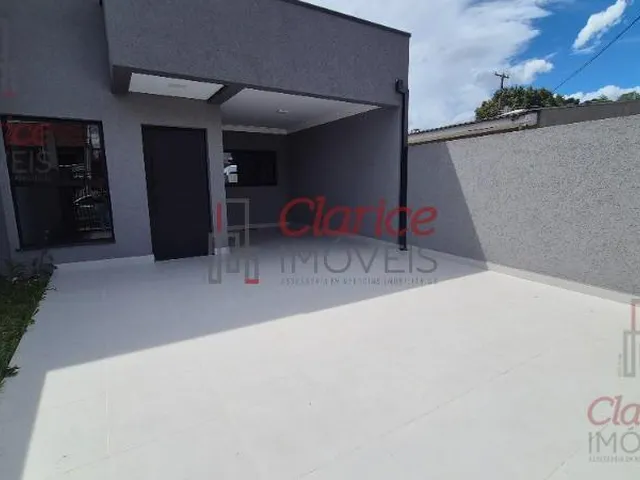 Imagem 11: ENDEREÇO PRIVILEGIADO! Pontos fortes: Localização e estilo da casa. Casa nova, estilo
