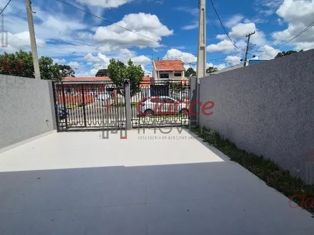 Imagem 14: ENDEREÇO PRIVILEGIADO! Pontos fortes: Localização e estilo da casa. Casa nova, estilo