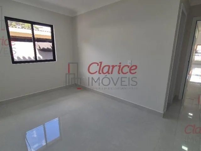 Imagem 6: ENDEREÇO PRIVILEGIADO! Pontos fortes: Localização e estilo da casa. Casa nova, estilo