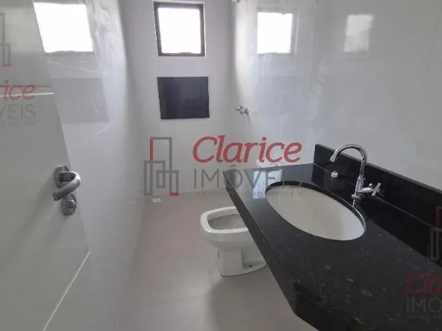 Imagem 2: ENDEREÇO PRIVILEGIADO! Pontos fortes: Localização e estilo da casa. Casa nova, estilo
