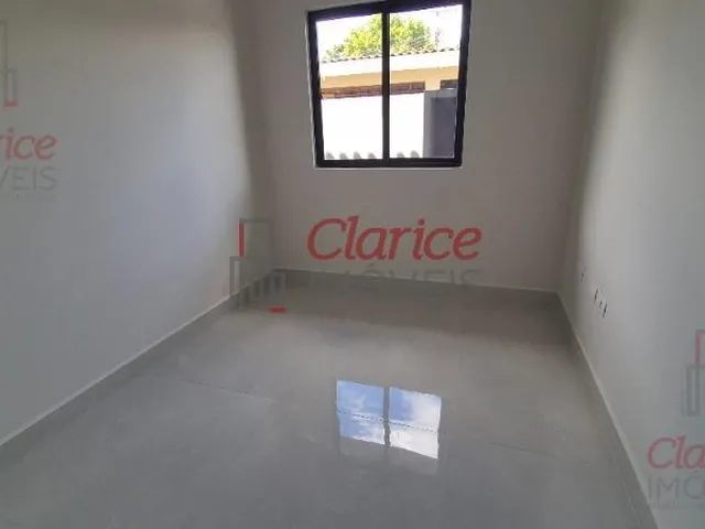 Imagem 7: ENDEREÇO PRIVILEGIADO! Pontos fortes: Localização e estilo da casa. Casa nova, estilo