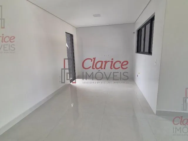 Imagem 16: ENDEREÇO PRIVILEGIADO! Pontos fortes: Localização e estilo da casa. Casa nova, estilo