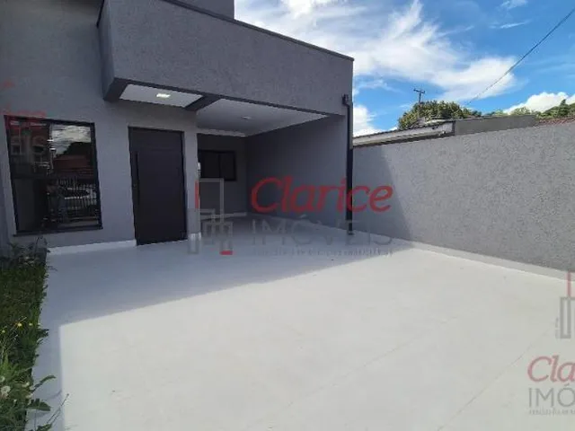 Imagem 10: ENDEREÇO PRIVILEGIADO! Pontos fortes: Localização e estilo da casa. Casa nova, estilo