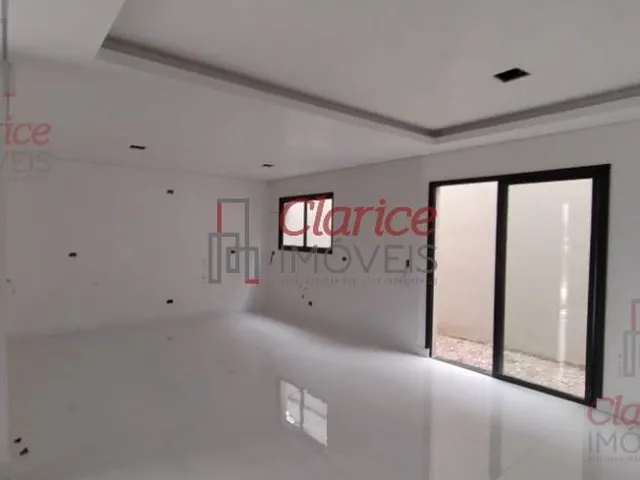 Imagem 3: Sobrado com excelente padrão de acabamento, localizado no Bairro Boneca do Iguaçu em