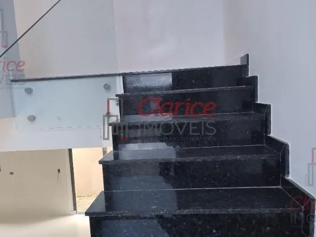 Imagem 9: Sobrado com excelente padrão de acabamento, localizado no Bairro Boneca do Iguaçu em