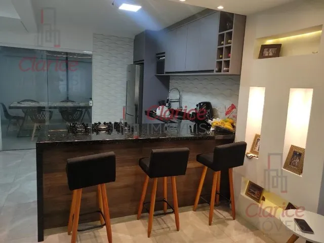 Imagem 6: Maravilhosa sobrado em condomínio fechado com apenas 3 sobrados. O sobrado com o acesso