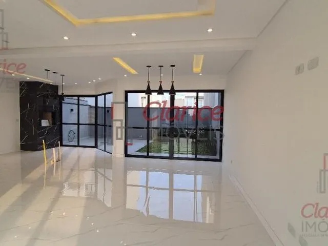 Imagem 12: Luxuoso Triplex em Condomínio fechado, medindo 259 metros privativos que se dividem num