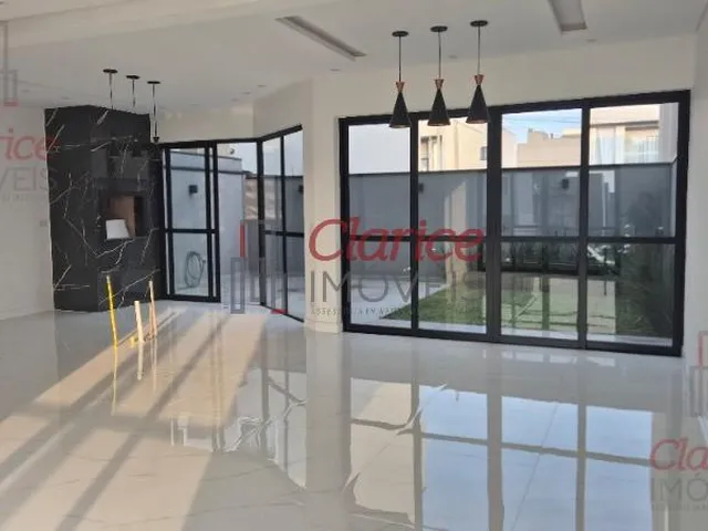 Imagem 7: Luxuoso Triplex em Condomínio fechado, medindo 259 metros privativos que se dividem num