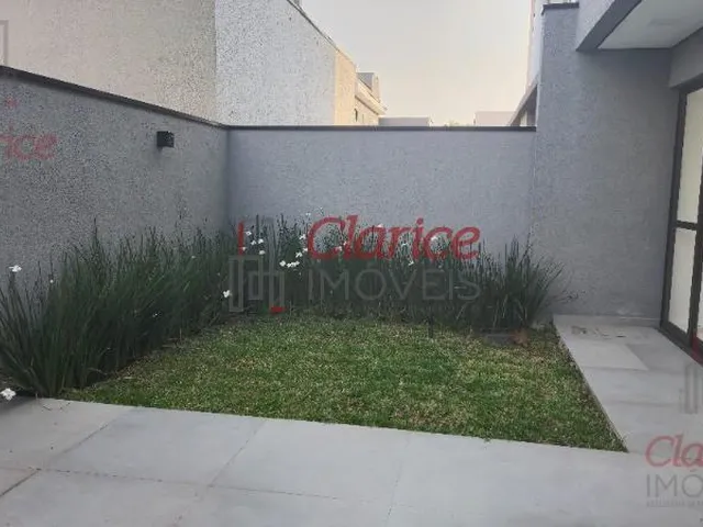 Imagem 9: Luxuoso Triplex em Condomínio fechado, medindo 259 metros privativos que se dividem num