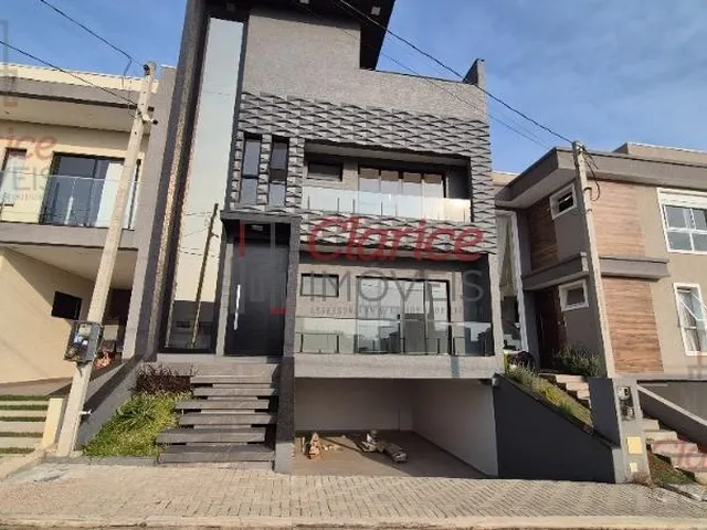 Imagem 5: Luxuoso Triplex em Condomínio fechado, medindo 259 metros privativos que se dividem num