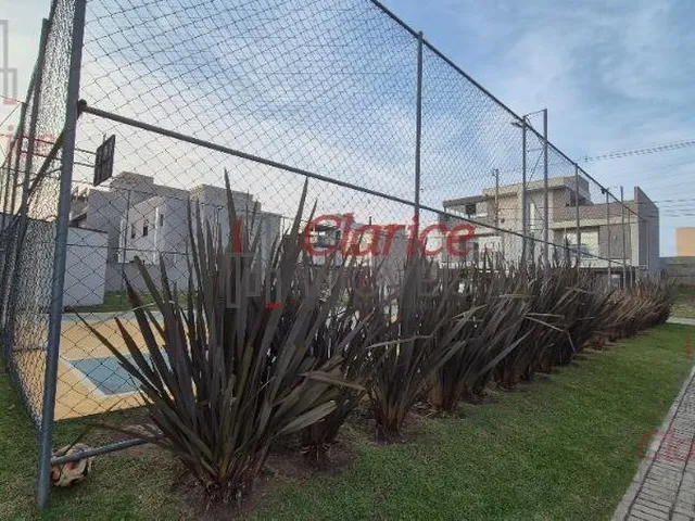 Imagem 6: Luxuoso Triplex em Condomínio fechado, medindo 259 metros privativos que se dividem num