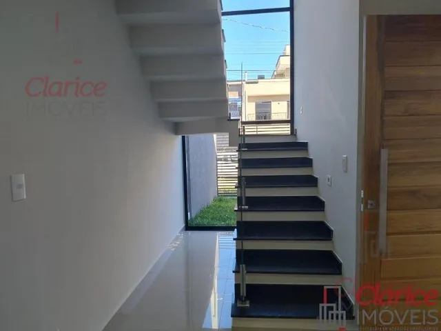 Imagem 2: Excelente sobrado, novo, localizado a menos de 5 minutos do centro da cidade e do Parque