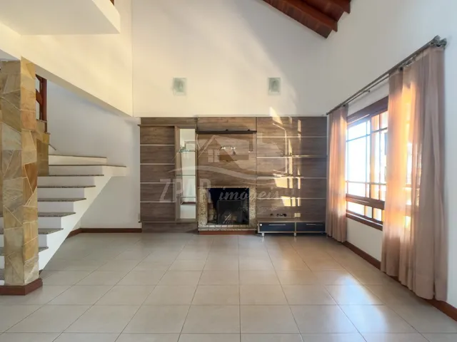 Imagem 8: Casa à Venda no Condomínio Ipanema Mountain Ville com 3 Suítes e Piscina na Zona Sul
