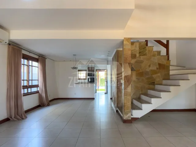 Imagem 10: Casa à Venda no Condomínio Ipanema Mountain Ville com 3 Suítes e Piscina na Zona Sul