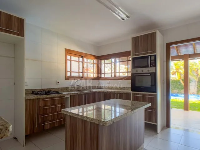 Imagem 3: Casa à Venda no Condomínio Ipanema Mountain Ville com 3 Suítes e Piscina na Zona Sul