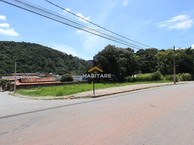 Imagem: Terreno de esquina com 1.572 m2 no centro