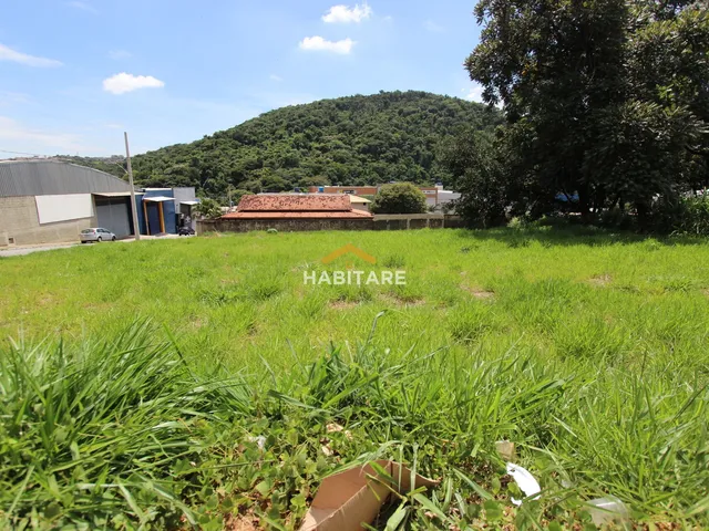 Imagem 2: Terreno de esquina com 1.572 m2 no centro de Ibirité