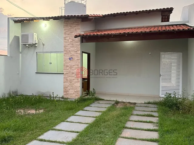 Imagem: A casa possui 3 Dormitórios, 1 Suíte, 2 Banheiros, 1 Vaga