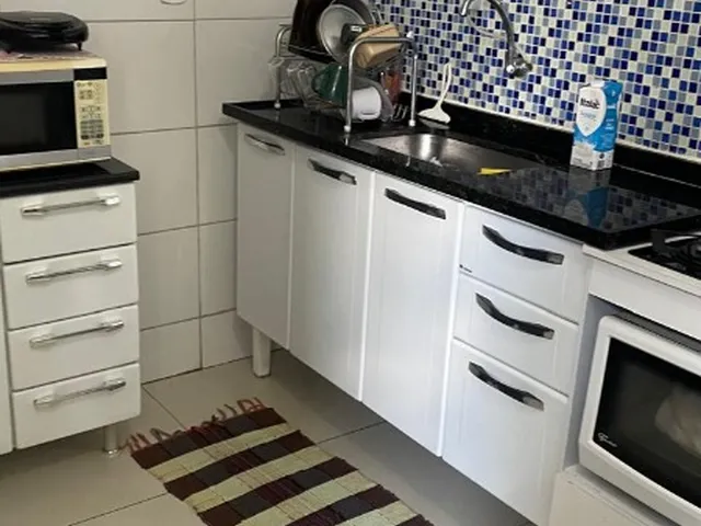 Imagem 2: Apartamento de 2 quartos e varanda em Bento Ribeiro - Rua Divisória