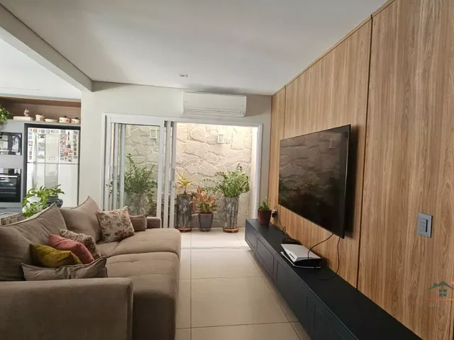 Imagem: A casa possui 4 Dormitórios, 3 Suítes, 5 Banheiros, 5