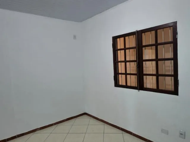 Imagem 2: Casa com 2 dormitórios no Bairro Itaguassu