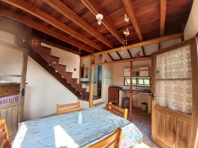 Imagem 4: Duas Casas em Amplo Terreno, com Bela Vista p/ Mar, a 900 m da Praia da Gamboa, Gamboa