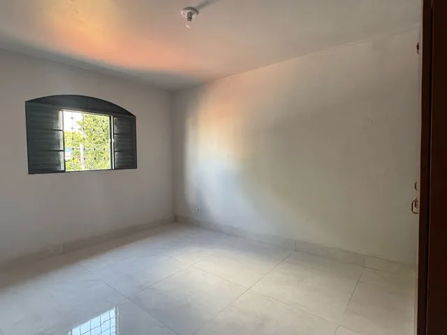 Imagem 15: Sobrado para locação no Setor Coimbra, Goiânia-GO: 4 quartos, 1 suíte, 2 salas, 3