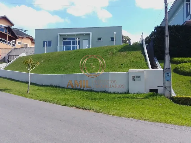 Imagem 12: RA AMIL, Aluga, Casa Térrea, 03 Suítes, 350m², Piscina e Área gourmet e Quintal