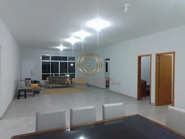 Imagem 8: RA AMIL, Aluga, Casa Térrea, 03 Suítes, 350m², Piscina e Área gourmet e Quintal