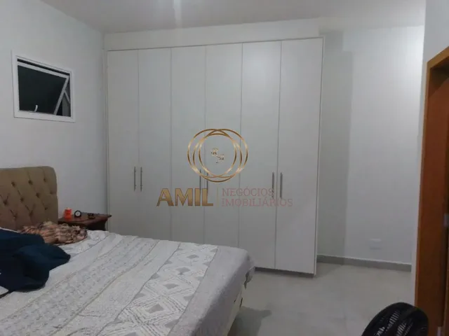 Imagem 2: RA AMIL, Aluga, Casa Térrea, 03 Suítes, 350m², Piscina e Área gourmet e Quintal