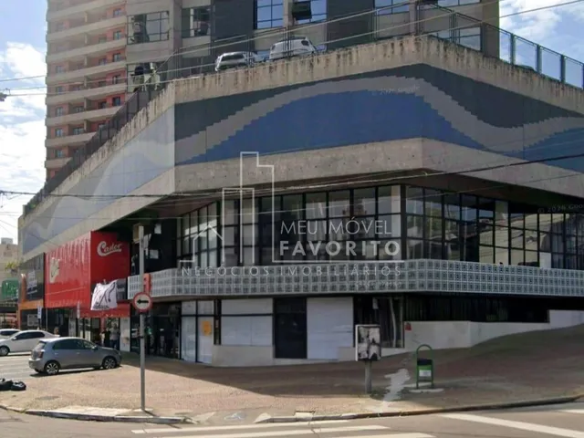 Imagem: A loja possui 2 Banheiros, 418m² de Área Privada e está