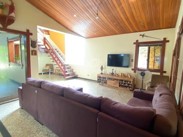 Imagem 5: Casa de Luxo À Venda na Vila Costa, Taubaté-Sp: 5 Quartos, 2 Suítes, 3 Banheiros, 4 Vagas de Garagem, 264M² de Área!