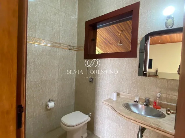 Imagem 2: Casa de Luxo À Venda na Vila Costa, Taubaté-Sp: 5 Quartos, 2 Suítes, 3 Banheiros, 4 Vagas de Garagem, 264M² de Área!
