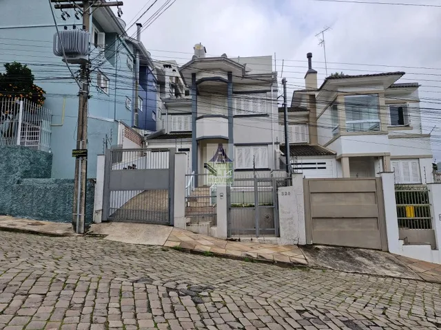 Imagem: Sobrado semi mobiliado, com 03 dormitórios