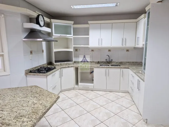 Imagem 5: Sobrado semi mobiliado, com 03 dormitórios (01 suíte) 02 vagas para Venda - Bairro