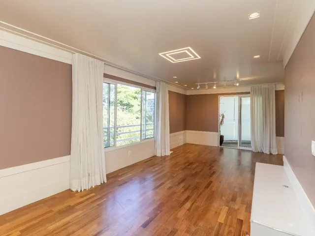 Imagem: O apartamento possui 4 Dormitórios, 4 Suítes, 6