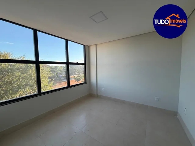 Imagem 4: Tudo Imóveis - Vende Lindo Prédio novinho em folha, em frente ao Semáforo da Força